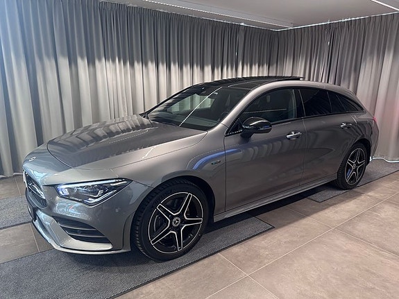 Mercedes-Benz CLA250 e 4 of 5