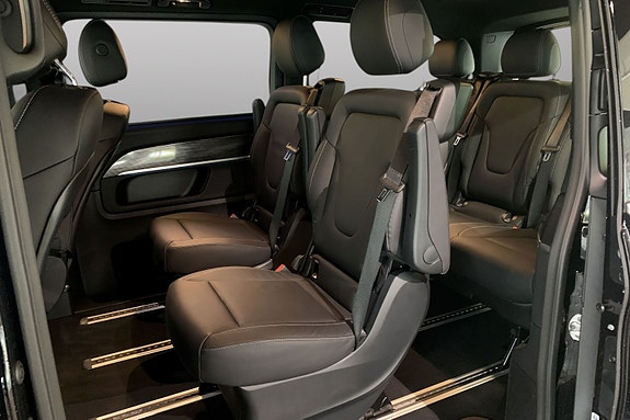 Mercedes-Benz EQV300 17 of 21
