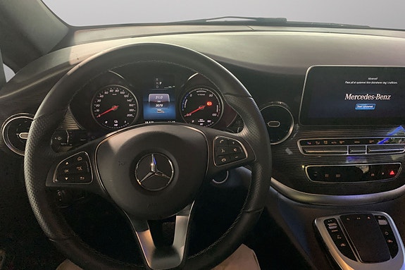 Mercedes-Benz EQV300 6 of 21