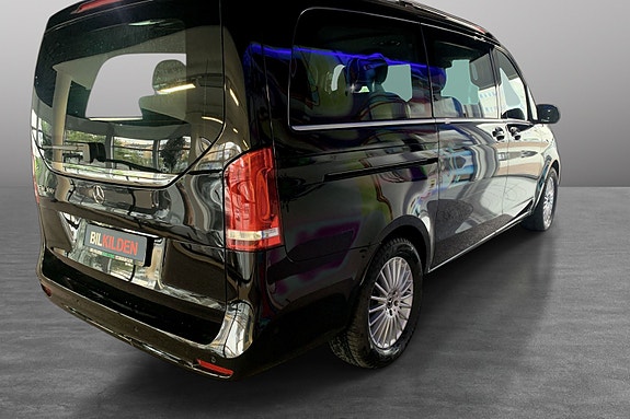 Mercedes-Benz EQV300 3 of 5