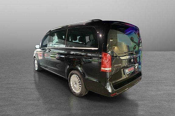 Mercedes-Benz EQV300 2 of 5