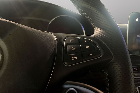 Mercedes-Benz EQV300 8 of 21