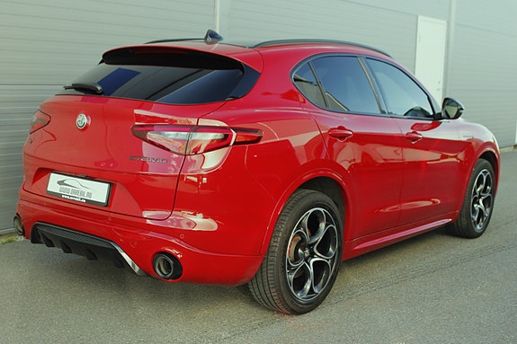Alfa Romeo Stelvio 8 of 30
