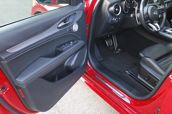 Alfa Romeo Stelvio 22 of 30