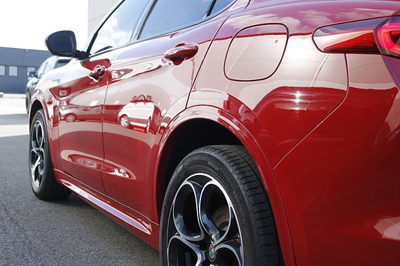 Alfa Romeo Stelvio 10 of 30