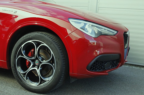 Alfa Romeo Stelvio 6 of 30