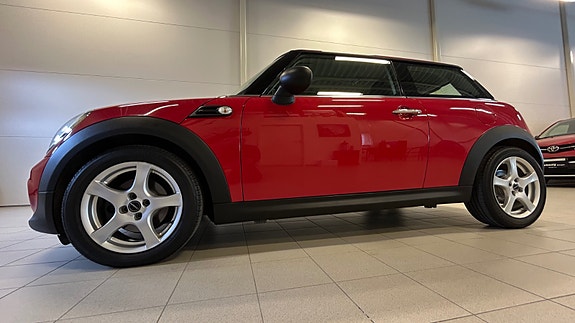 MINI One 3 of 5