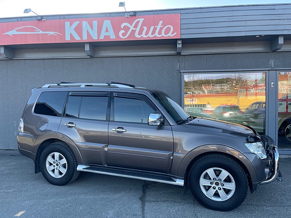 Mitsubishi Pajero 6 of 30
