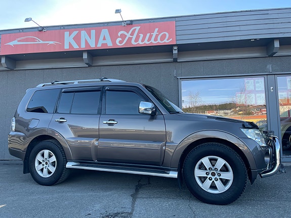 Mitsubishi Pajero 7 of 30