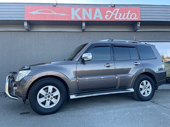 Mitsubishi Pajero 3 of 30