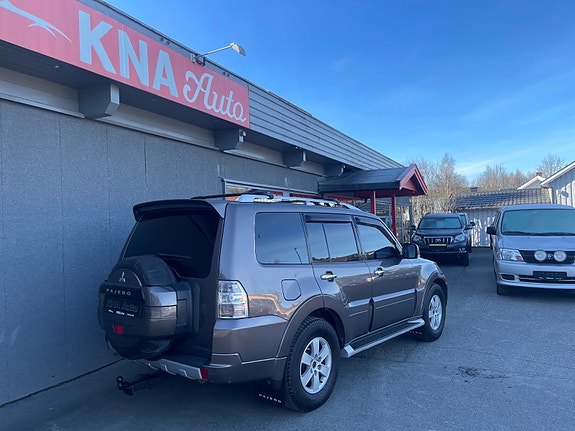Mitsubishi Pajero 8 of 30