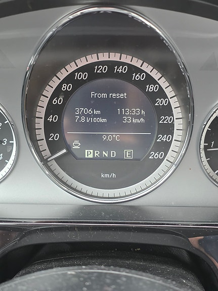 Mercedes-Benz E220 11 of 16