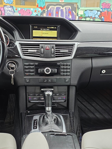 Mercedes-Benz E220 14 of 16