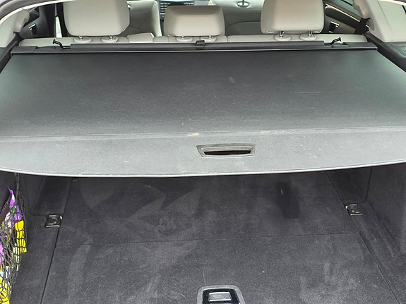 Mercedes-Benz E220 9 of 16