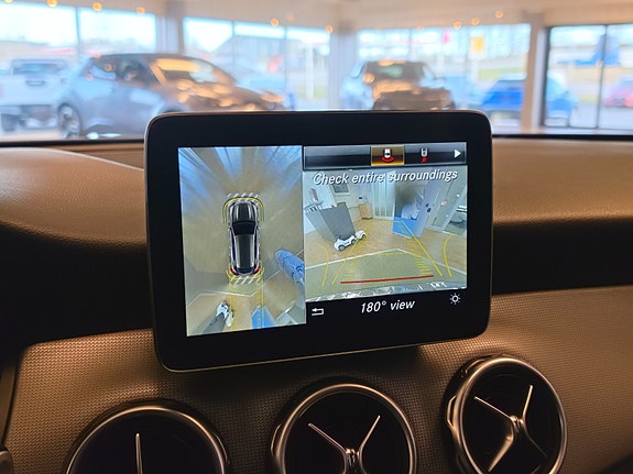 Mercedes-Benz GLA180 21 of 22