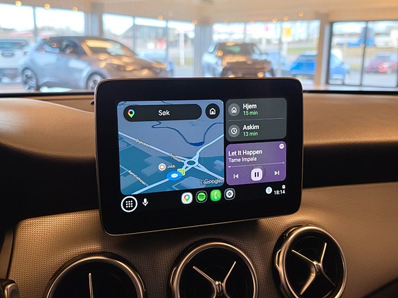 Mercedes-Benz GLA180 10 of 22