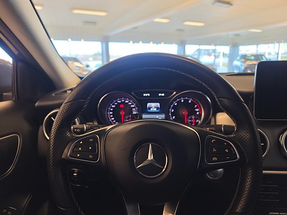 Mercedes-Benz GLA180 12 of 22