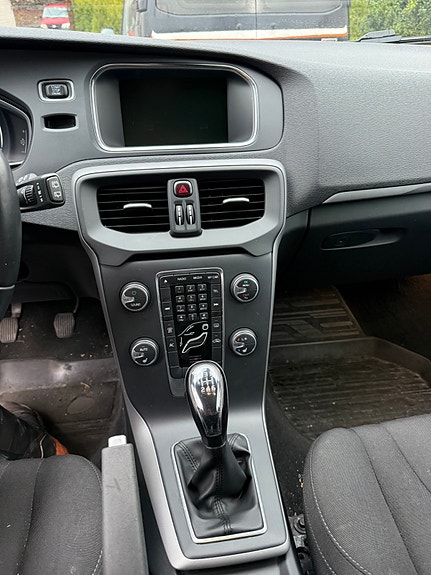 Volvo V40 15 of 24