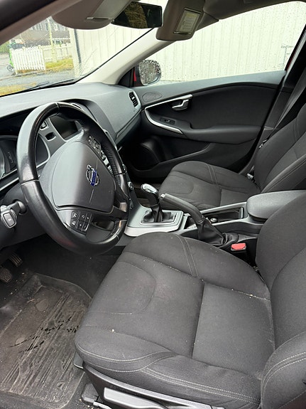 Volvo V40 13 of 24