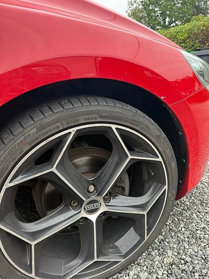 Volvo V40 4 of 24