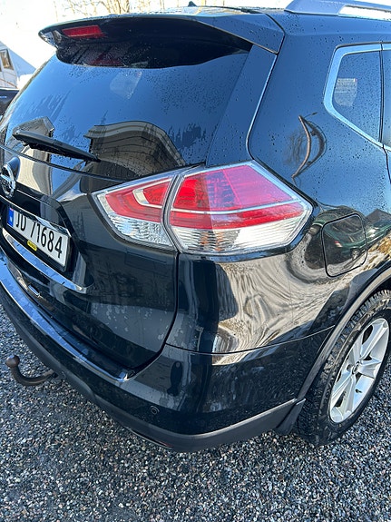 Nissan X-Trail 3 of 5