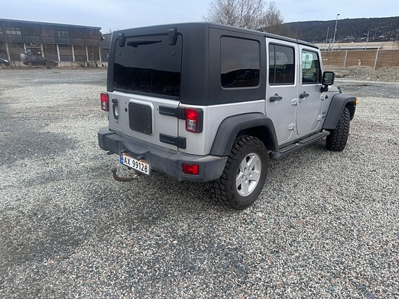 Jeep Wrangler 4 of 23