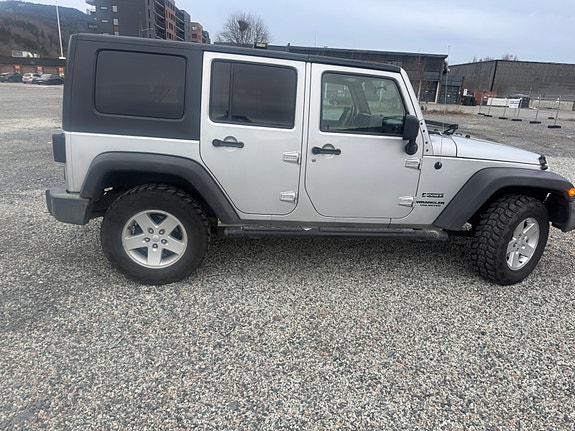 Jeep Wrangler 5 of 5