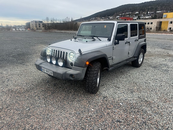 Jeep Wrangler 2 of 5