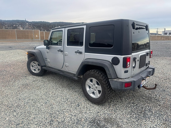 Jeep Wrangler 3 of 5