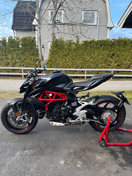 MV Agusta Brutale 800 2 of 5
