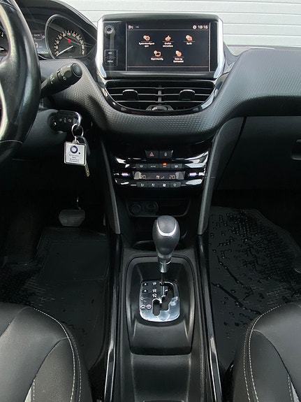 Peugeot 2008 15 of 20