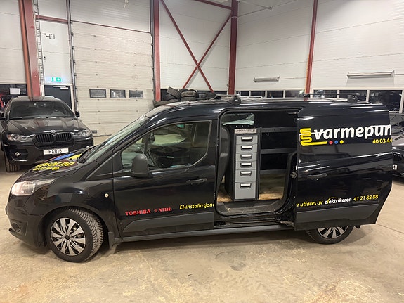 Ford Transit Connect 4 of 5