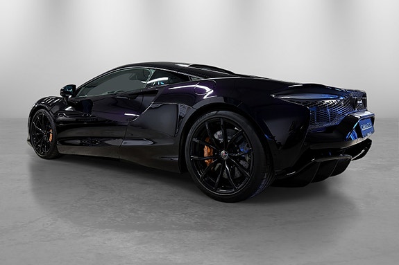 McLaren Artura 9 of 30