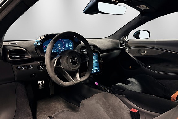 McLaren Artura 18 of 30