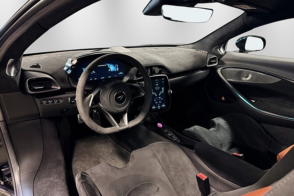 McLaren Artura 15 of 30