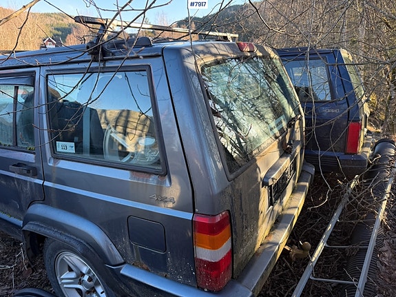 Jeep Cherokee 10 of 24