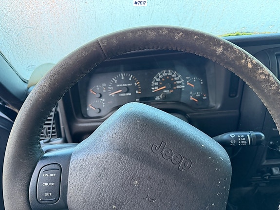 Jeep Cherokee 14 of 24