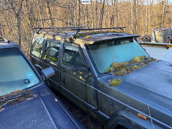 Jeep Cherokee 4 of 5