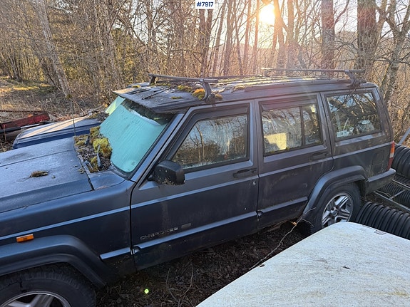 Jeep Cherokee 3 of 5