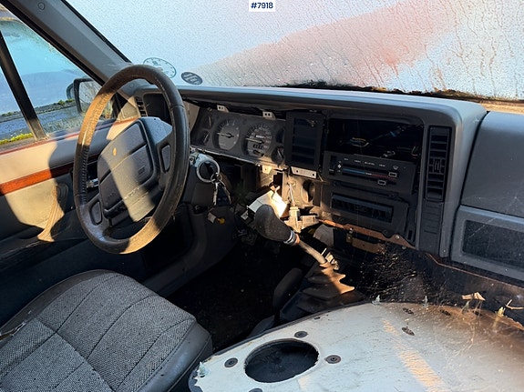 Jeep Cherokee 15 of 23