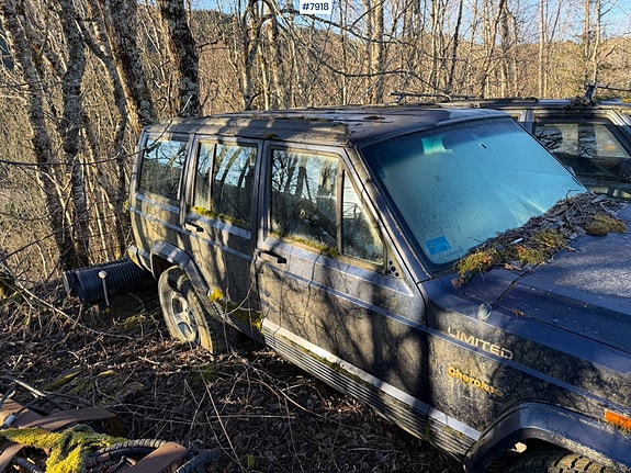 Jeep Cherokee 4 of 5