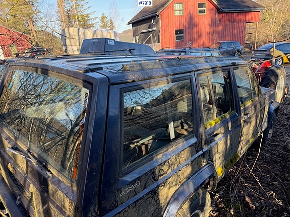 Jeep Cherokee 8 of 23