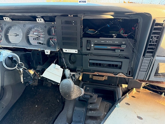 Jeep Cherokee 12 of 23