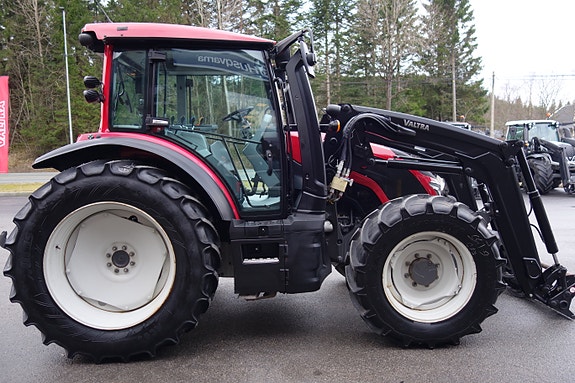 Valtra G135 Aktive