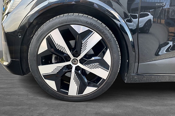 Gode Goodyear sommerdekk på originale 20" felger.