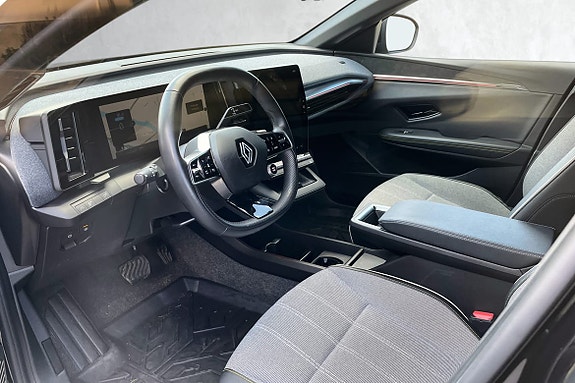 Førermiljøet er designet rundt sjåføren for en intuitiv og avslappet kjøreopplevelse