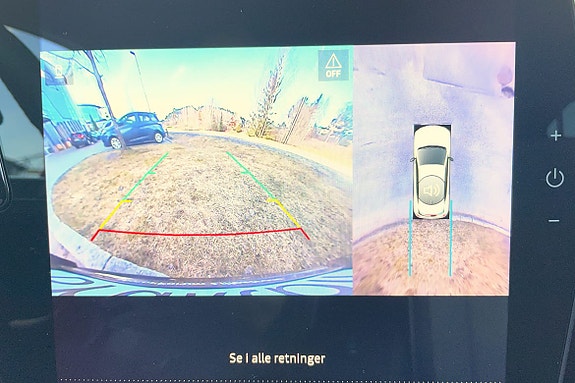 Rygge og 360-kamera gjør at du enkelt og smidig kan parkere på selv de trangeste plassene.