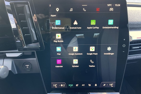 Bilen har både Apple Carplay og Android Auto