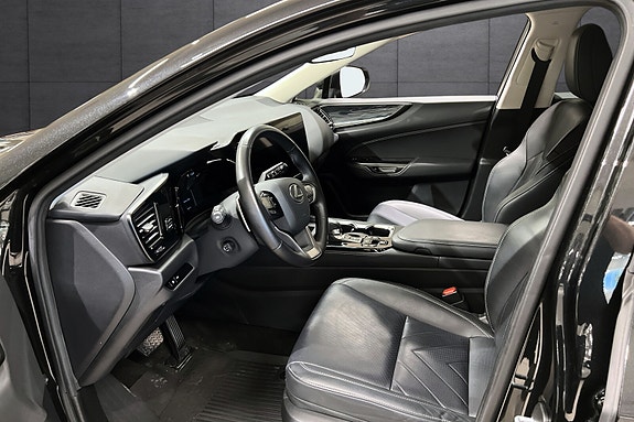 Lexus NX450h 11 of 21