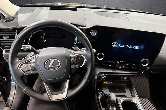 Lexus NX450h 12 of 21